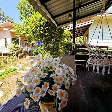 Baan Suan Khun Ta บ้านพักสวนคุณตา Ко Чанг Экстерьер фото