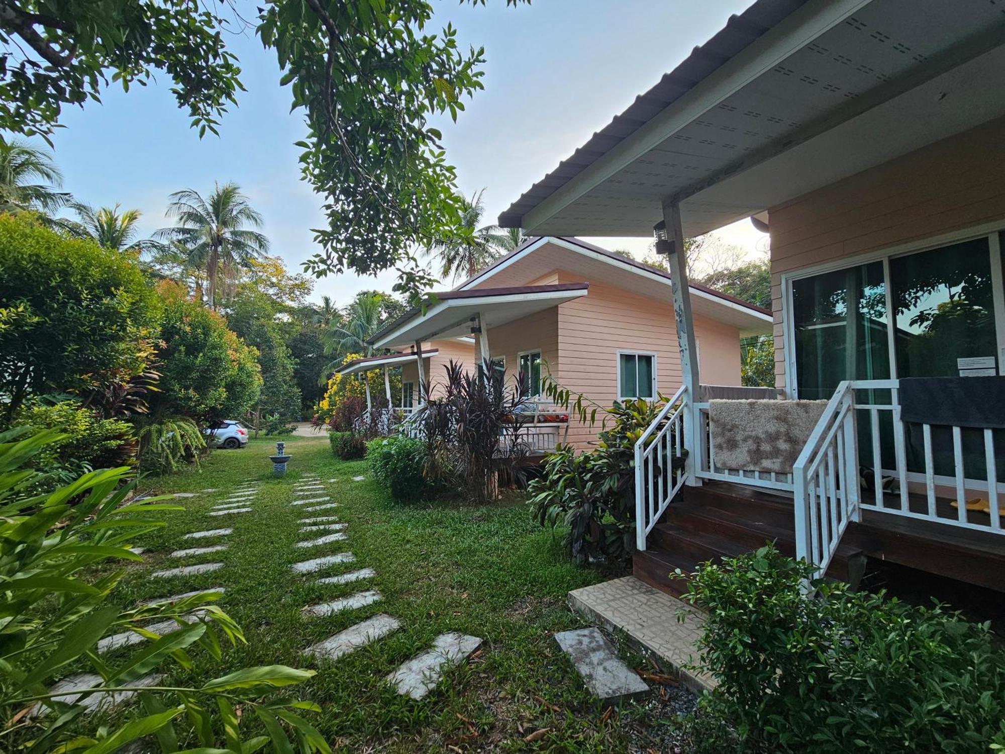 Baan Suan Khun Ta บ้านพักสวนคุณตา Ко Чанг Экстерьер фото