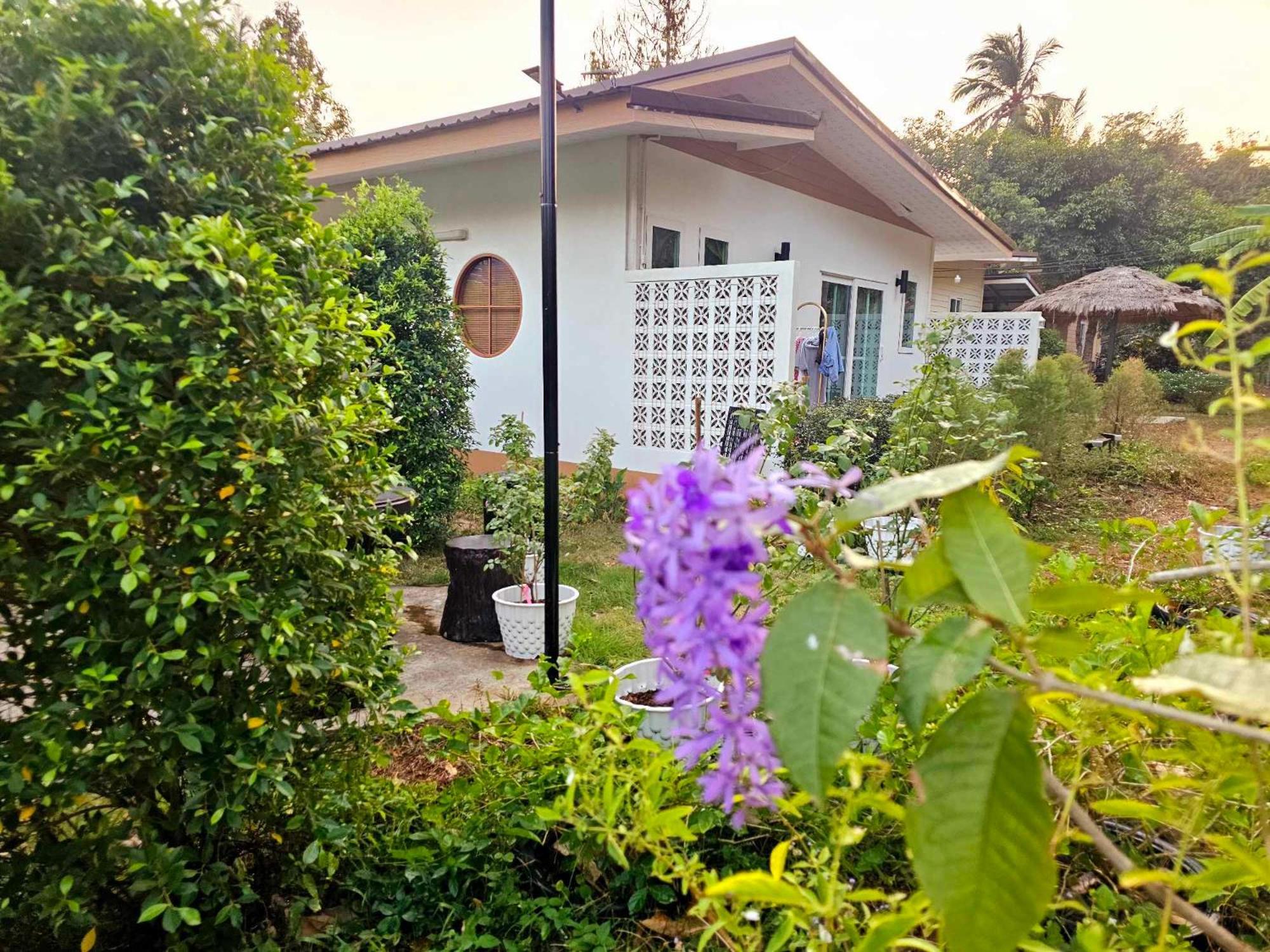 Baan Suan Khun Ta บ้านพักสวนคุณตา Ко Чанг Экстерьер фото